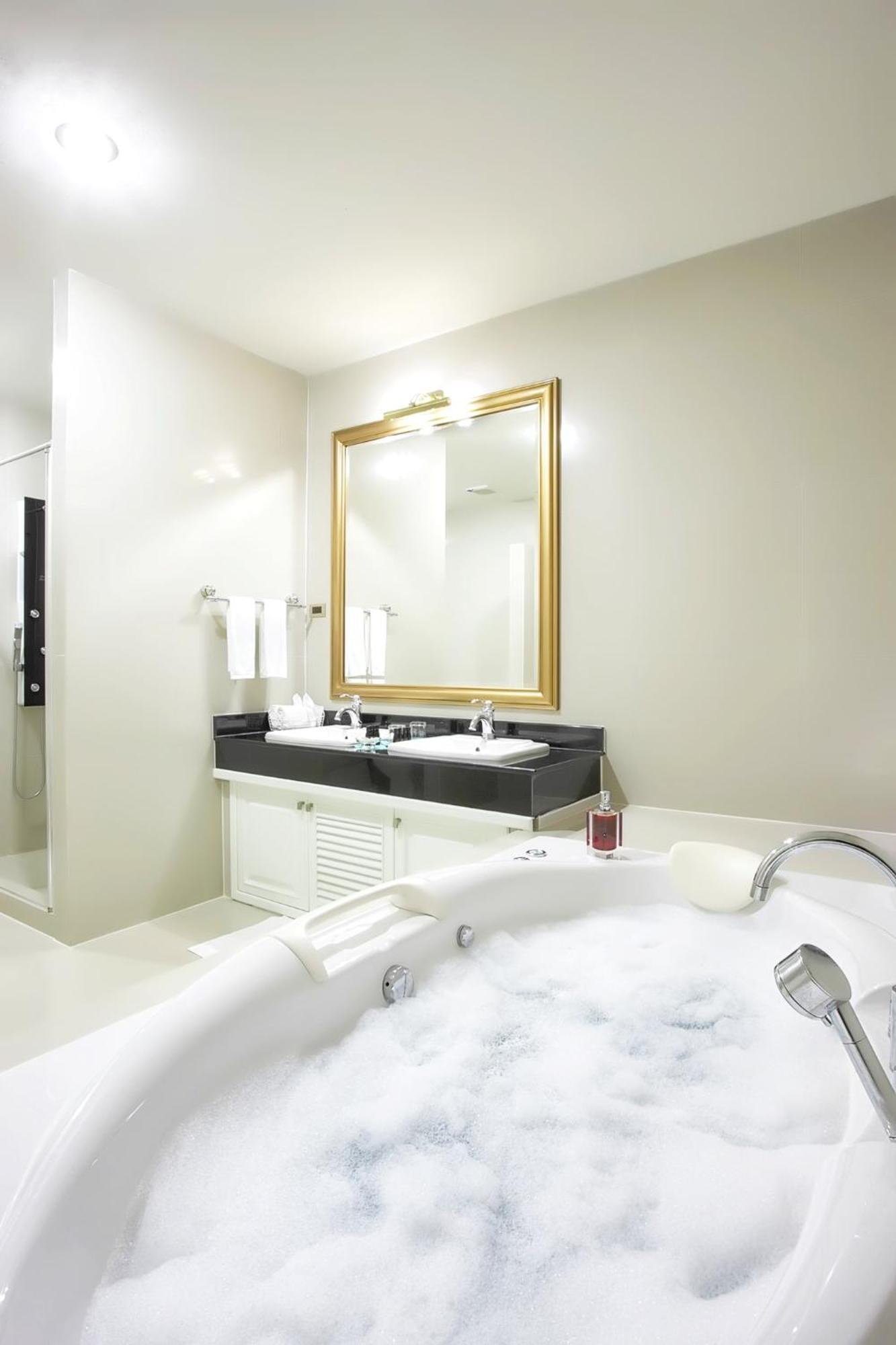La Vie En Rose - Sha Plus Chiang Rai Room photo