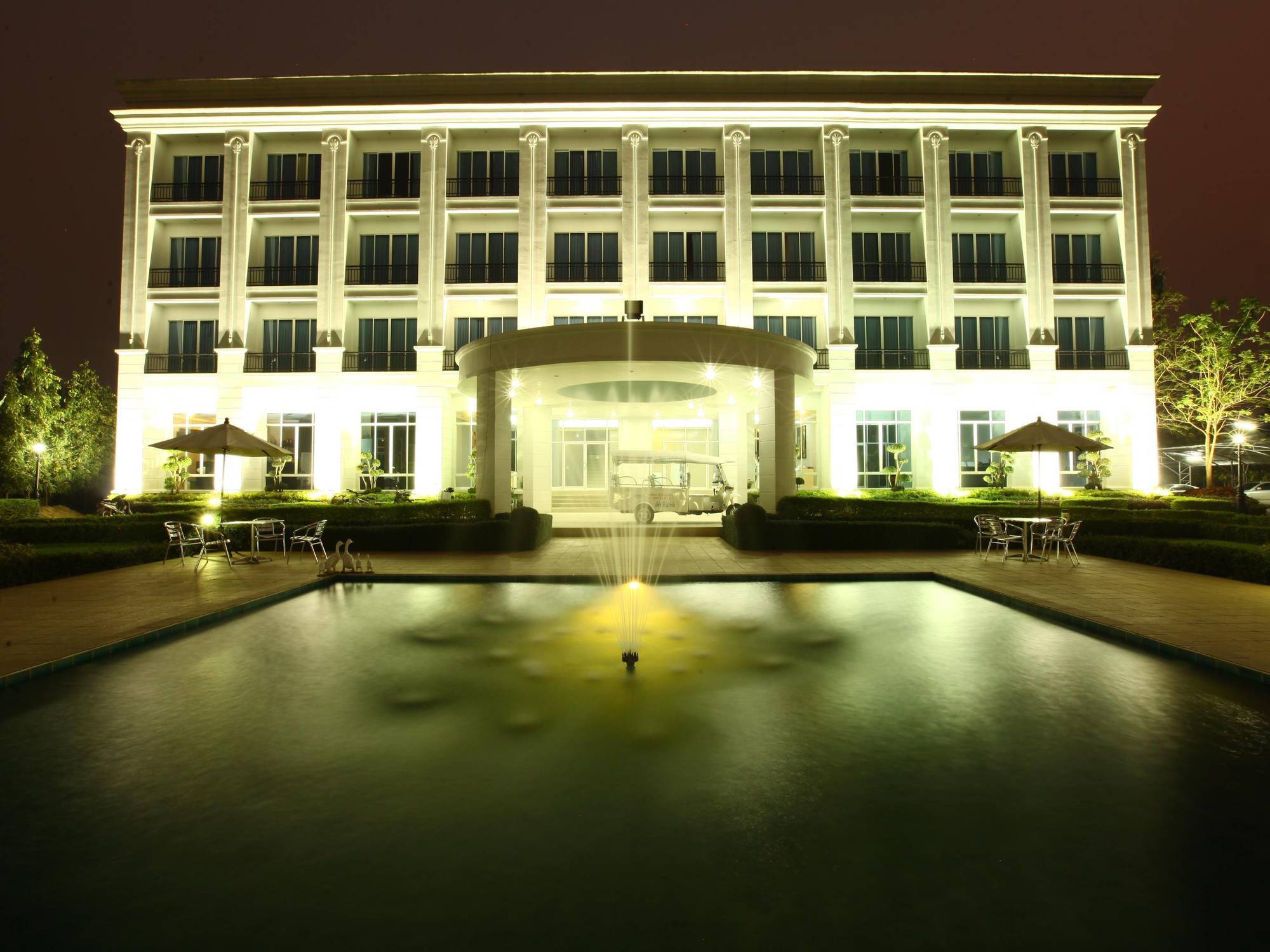 La Vie En Rose - Sha Plus Chiang Rai Exterior photo